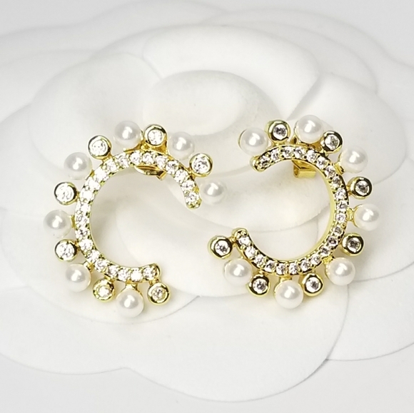 NWT Pave CZ Studs earrings NEW - Picture 3 of 9